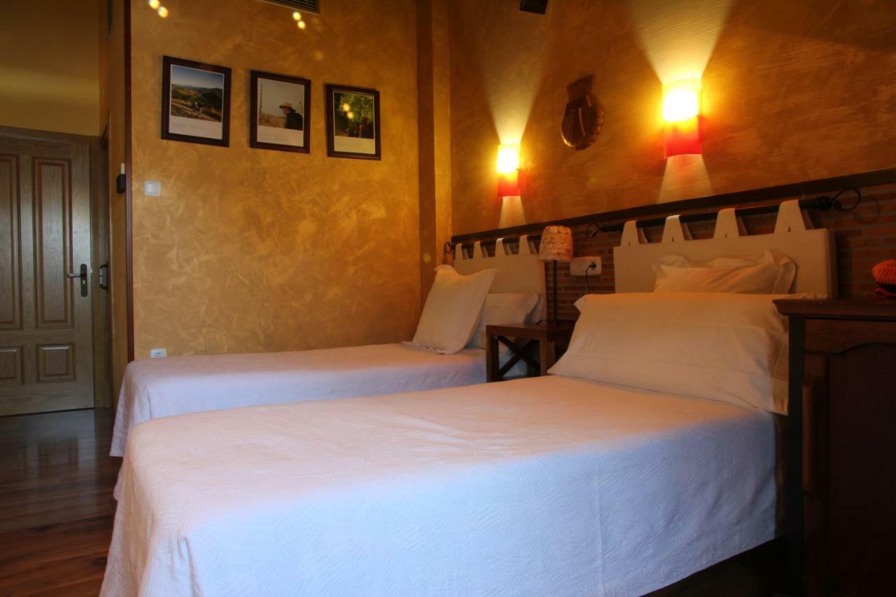 Micro-Hostal La Puerta Del Perdon Вильяфранка-дель-Бьерсо Экстерьер фото